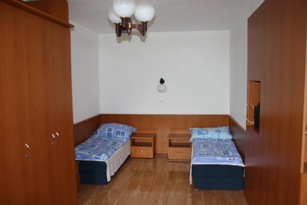 Hethland Zamardi Vsz Ueduelo Hotel Room photo